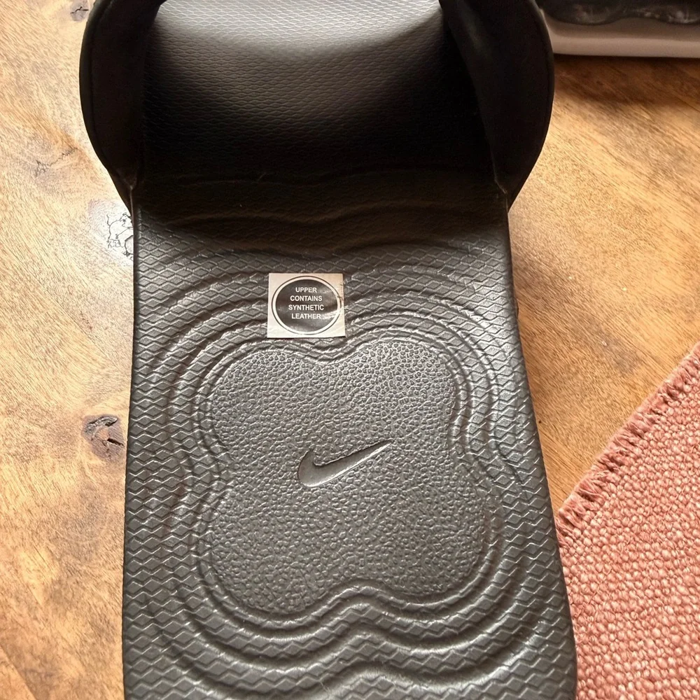 Nike Men's Black and White Air Slide Sandals - Picture 4 of 6
